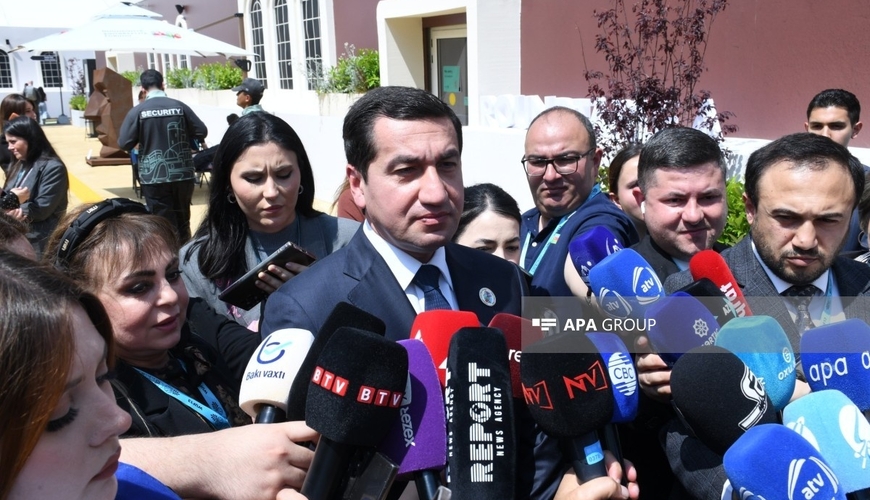 Hikmət Hacıyev: Azərbaycana qarşı olan qruplaşmalara qrant verənlərin sayı azalıb