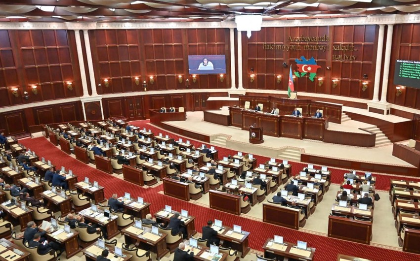Milli Məclisdə boş qalan deputat yerlərinin sayı 9-a çatıb