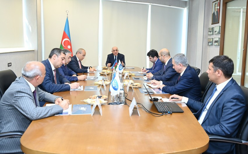 Əli Əsədov Gəmiqayırma Zavodunda müşavirə keçirdi 