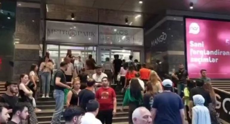 “Metropark”a partlayıcı qoyulması ilə bağlı həyəcan yaşandı - VİDEO