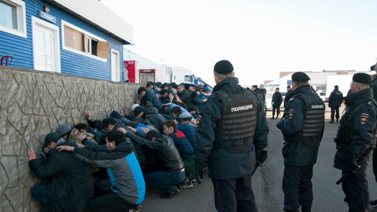 KREMLİN “TOP ƏTİ”NƏ ÇEVİRMƏK İSTƏDİYİ AZƏRBAYCANLILAR – Ukrayna müharibəsi Rusiyadakı həmvətənlərimizə böyük təhlükəyə çevrilib