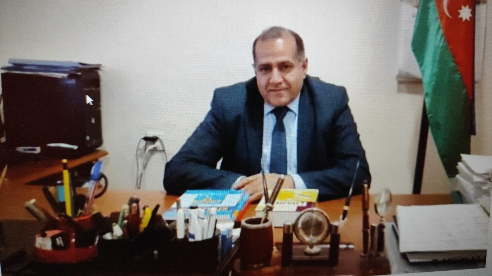 Direktor sinfi müəllimsiz qoydu - "Başqa bir müəllim yoxdur, gedin nə edirsiniz edin"