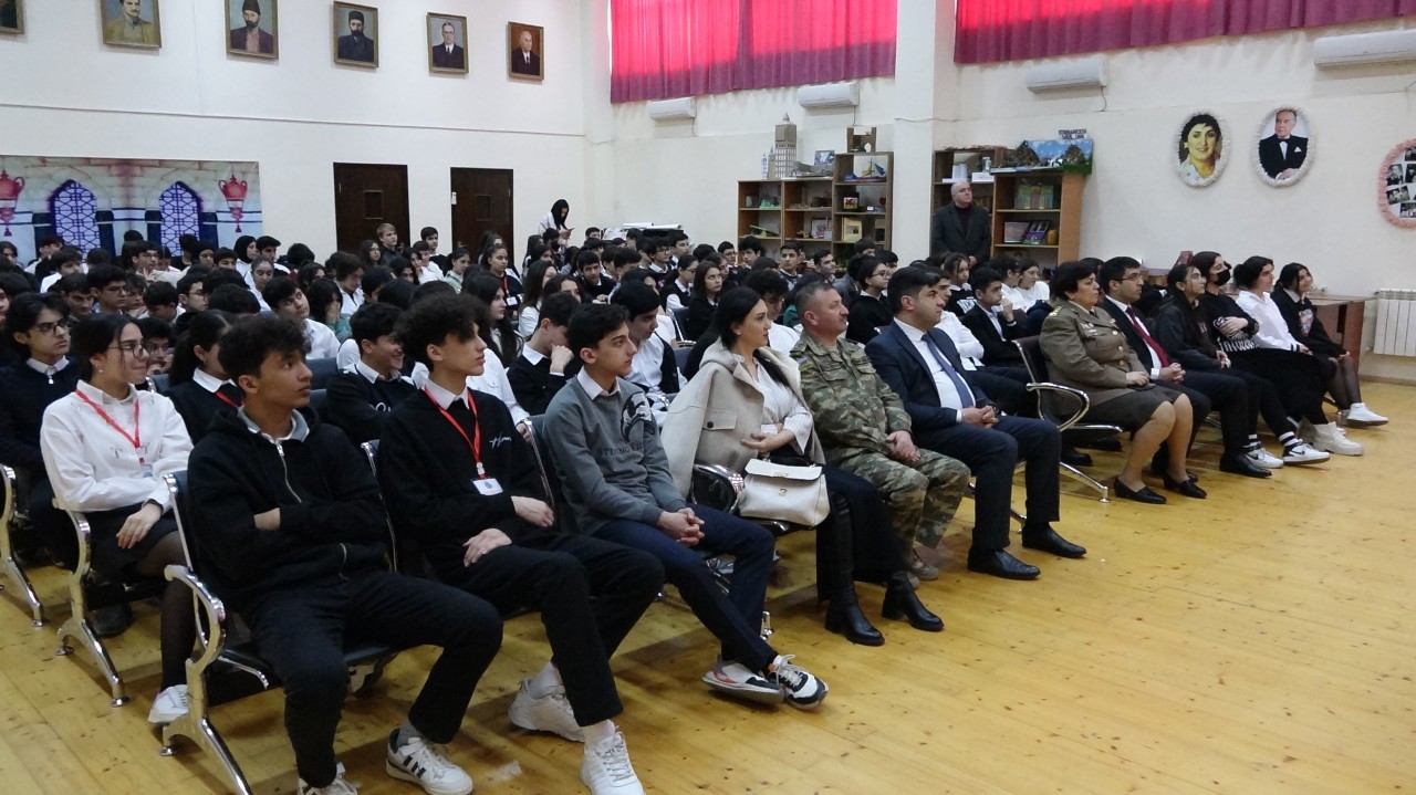 FHN orta məktəbdə təlim keçirib - FOTO \ VİDEO