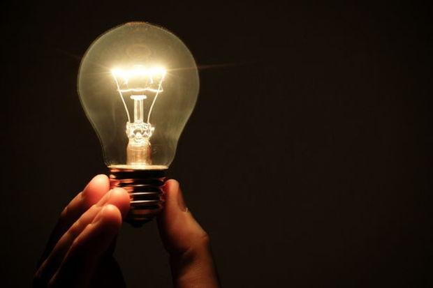 Vətəndaş “Azərişıq”dan şikayətçidir: “Evdə elektrik əşyaları partladı, qurum isə sadəcə üzr istəyir” - FOTO