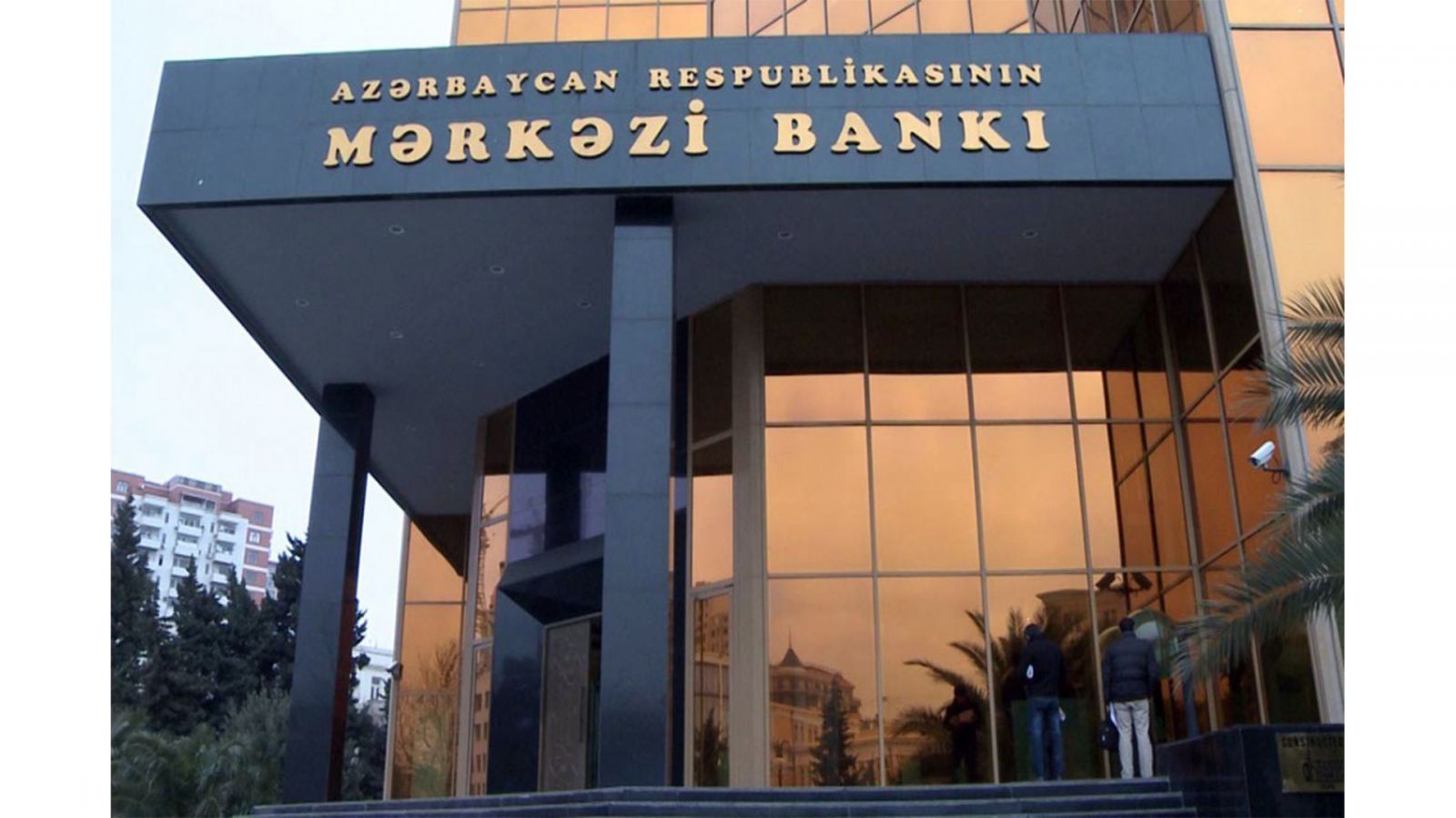 Mərkəzi Bankın valyutadəyişmə monopoliyası – Paytaxtda niyə yalnız 5 məntəqəyə icazə verilib? – VİDEO