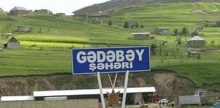 Qadın onu öldürmək istəyən keçmiş ərinin ayaqlarını sındırdı - Gədəbəydə ŞOK OLAY