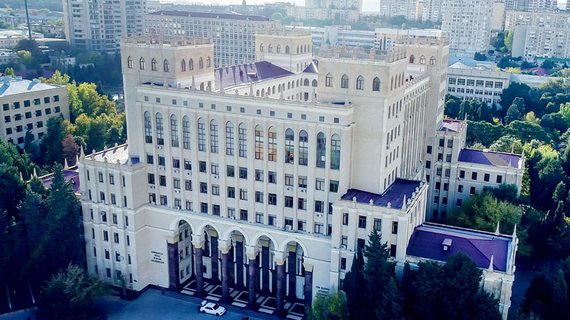Süpürgəçi səviyyəsində yaşayan alim 45 manat artımla hansı möcüzələr icad edə bilər?