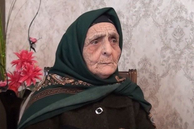 102 yaşlı Meynas nənə: “Bir dəqiqə küsülü qalmamışıq” - VİDEO