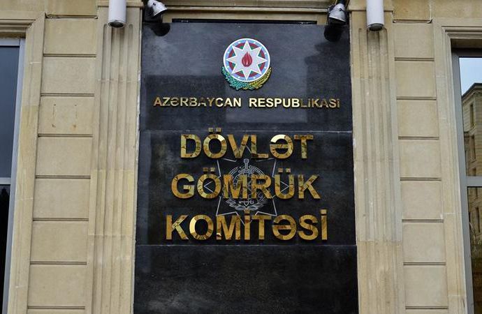 Gömrük Komitəsinin bu məlumatı müzakirələrə səbəb oldu – “Siqareti oğurlayan generallarınızı da paylaşın” - FOTO