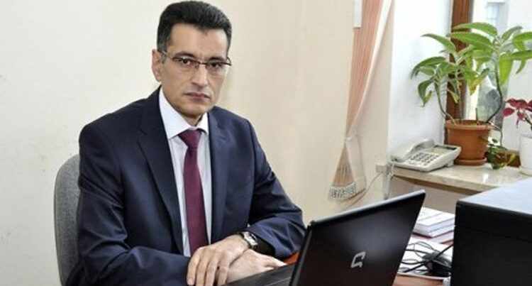 Ali Attestasiya Komissiyasinda şəxsi maraqların tüğyanı: “Bu, nə dostbazlıq, nə tanışbazlıqdır, Famil müəllim?!”