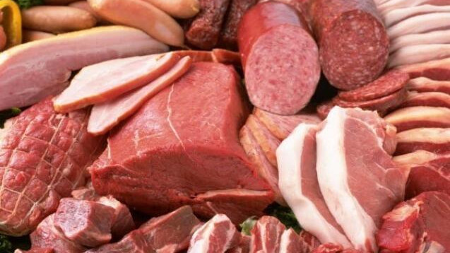 Ətdən ucuz "mal əti" - Əsl kolbasa bu qiymətə satılmalıdır