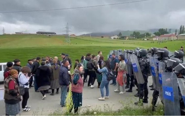 Söyüdlüdə həbs edilən 5 nəfərlə görüş keçirildi