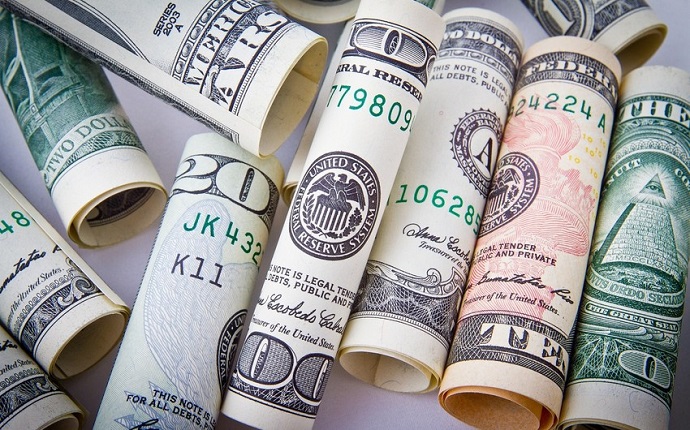 Azərbaycanda dollar bahalaşa bilərmi?