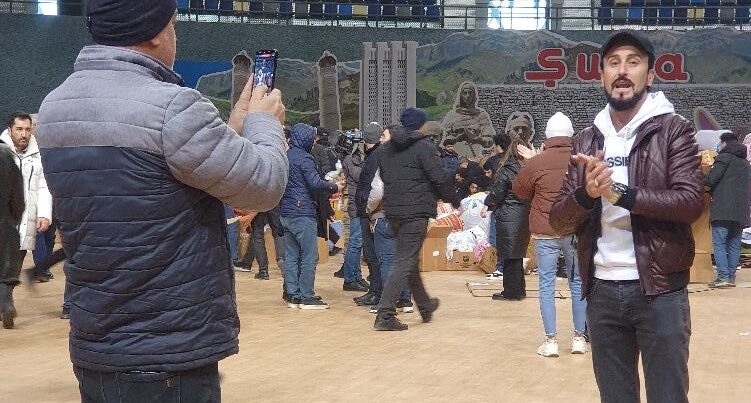Faciə üzərindən “xoşbəxtlik” axtaranlar: Xalqın əməyini öz adına çıxanları millət necə İFŞA EDİR? - FOTOFAKT