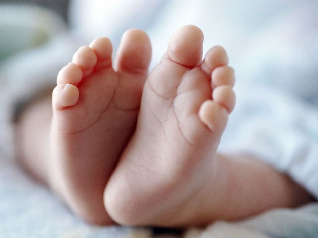 Bakıda körpəsini qətlə yetirməkdə təqsirləndirilən qadın: "Hidrogen peroksid verdim, sonra boğdum" - MƏHKƏMƏ