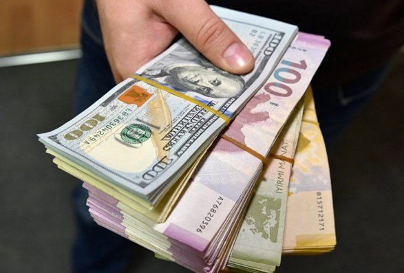 Dollar almaq istəyənlərin DİQQƏTİNƏ