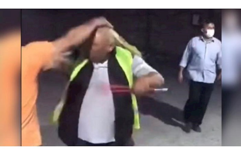 Bakıda "parkovşikin" başına yumurta çırpdılar — VİDEO