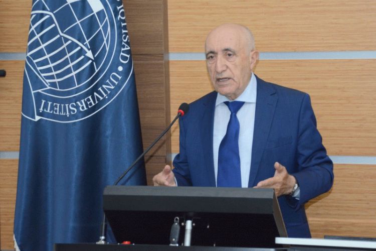 "Şagirdin yetişməsi üçün hər şey etməliyik, yeri gəlsə döyməliyik" - Şahlar Əsgərov