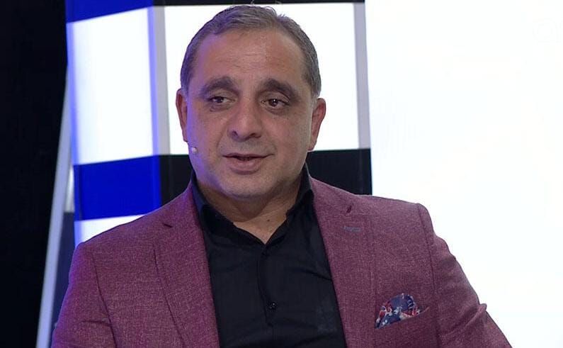 "Dəhşətə gəldim ki, 14, 15 yaşlı qızlar canlı açıb nələr edirlər" - Tanınmış müğənni "Tik-Tok"dakılara etiraz etdi