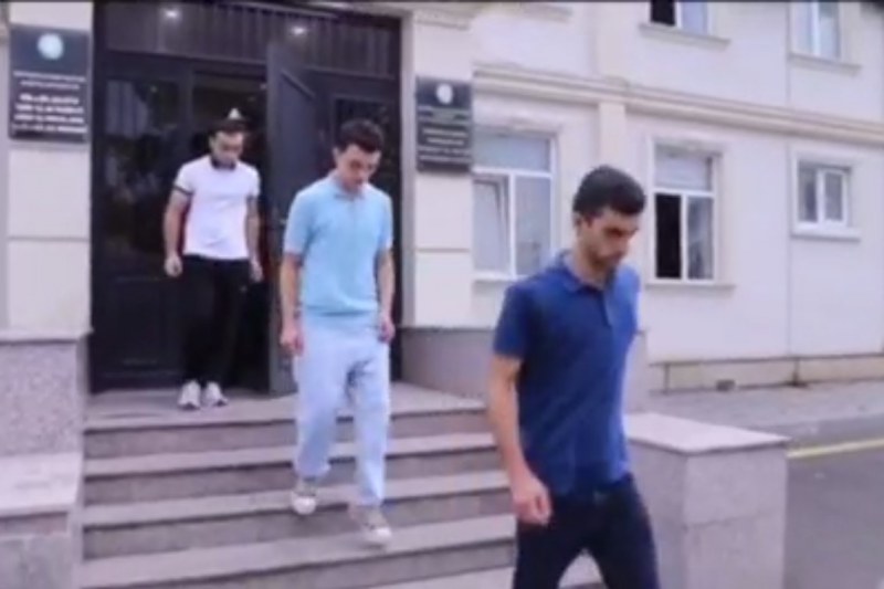 Erməni futbolçuların Ermənistana göndərilməsi kadrları - VİDEO