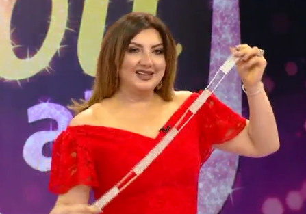Tanınmış şairə həmkarlarını məsxərəyə qoydu: “Evdə kişiyə dedim ki, gəl..”