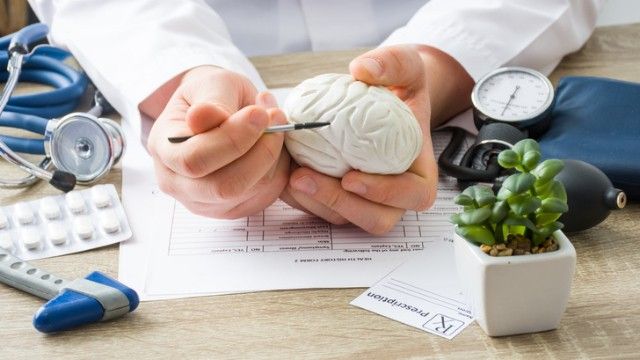Dietoloq beyin sağlamlığına zərərli qidaları AÇIQLADI