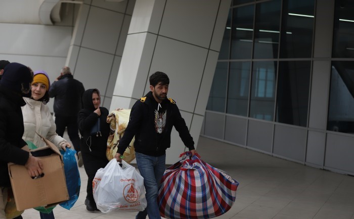 “Geyinilmiş paltarlar göndərməyin” – Türkiyə səfirliyindən AÇIQLAMA