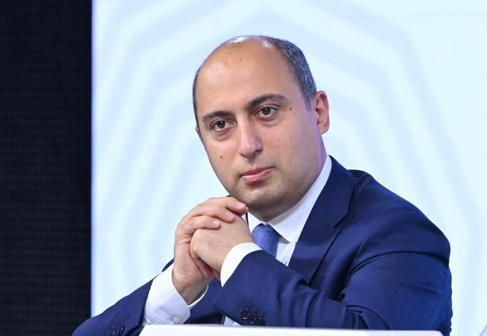 "Qoy cavab versinlər..." - Daha bir deputat Təhsil nazirinə qarşı