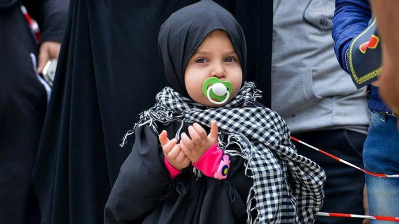 Azyaşlılar dini mərasimə qatıldı: Polis hərəkətə keçdi