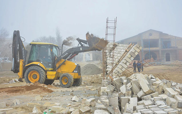 Xəzərə girişi bağlayan hasar söküldü - Fotolar