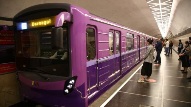 Metroda polisə müqavimət göstərənlər saxlanıldı – Video