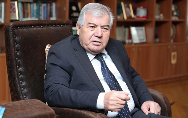“Vətəndaş məmur qapısında elə üz görür ki...”
